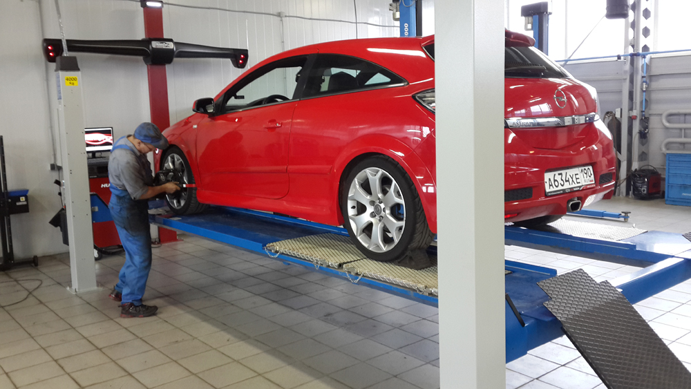 Автомобиль ремонт опель. Opel Astra h автосервис. Сервисное обслуживание автомобилей. Техническое обслуживание Opel.